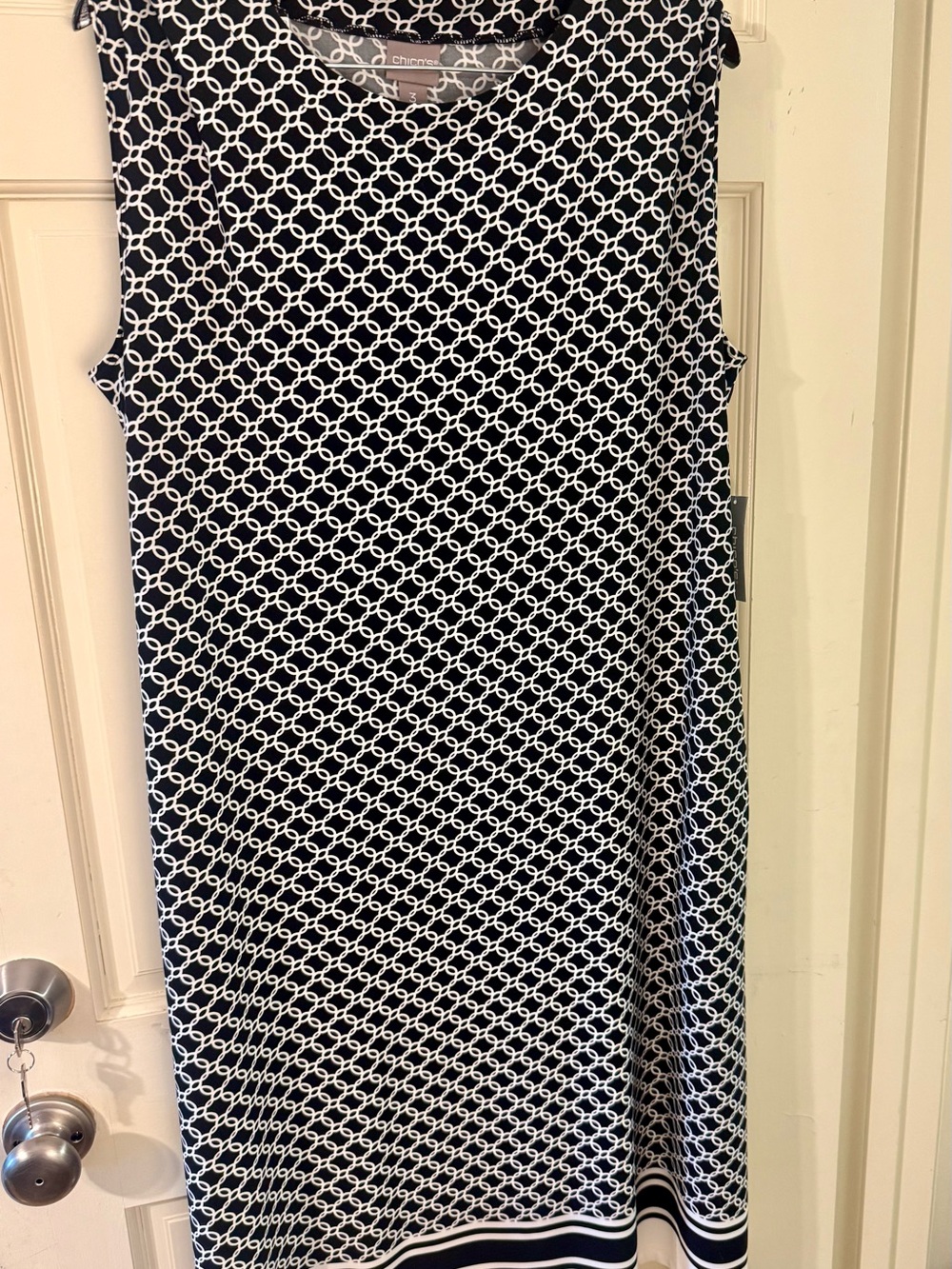 Sleeveless Black & White Chain-Link Shift Dress